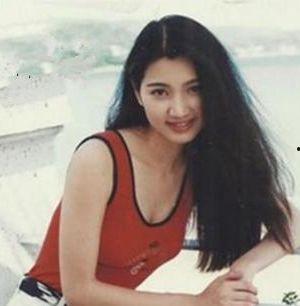 网红李嘉欣和男朋友,与神秘男友共谱浪漫新篇章