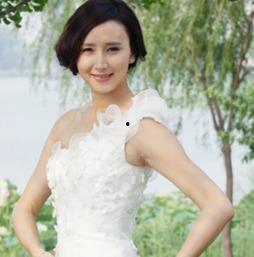 胡静的父母家庭背景,出身名门，父母背景揭秘